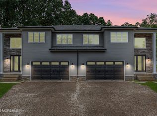 21 Pension Hill Rd #1, Englishtown, NJ 07726