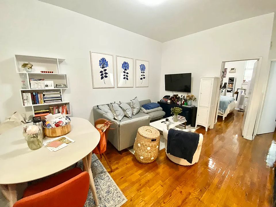 1st image of 135 Charles St #Le