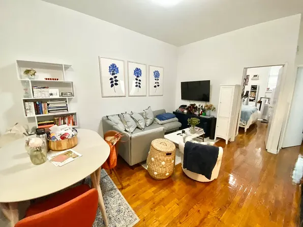 135 Charles Street image 1 of 7