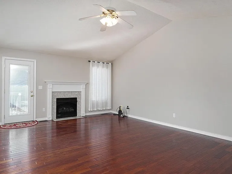 3891 S Hillsdale Ave — Photo 9