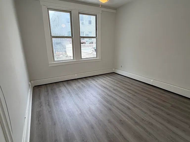 711A 27th St #1 — Photo 9
