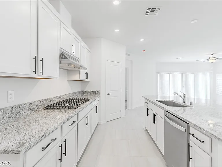 5740 Yellow House St — Photo 9