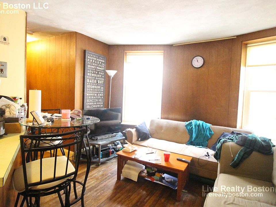 2nd image of 32 Westland Ave APT 21R