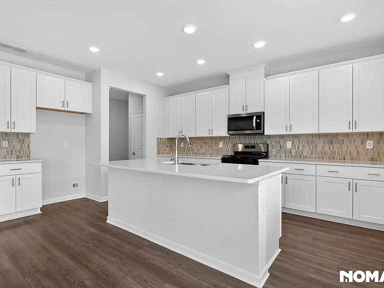 6039 Hickory Creek Ct — Photo 5