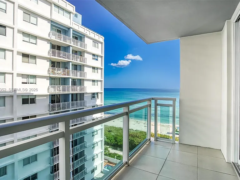 6917 Collins Ave #1106 — Photo 2