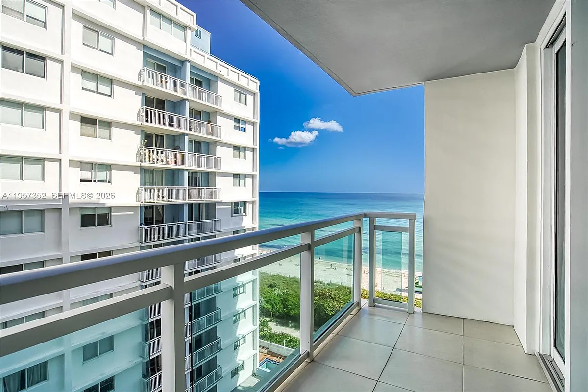 Building Photo - 6917 Collins Ave #1106