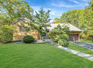 5 Pacer Ct, East Patchogue, NY 11772