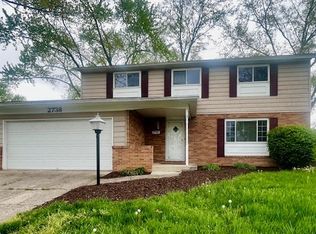2738 Parlin Dr, Grove City, OH 43123