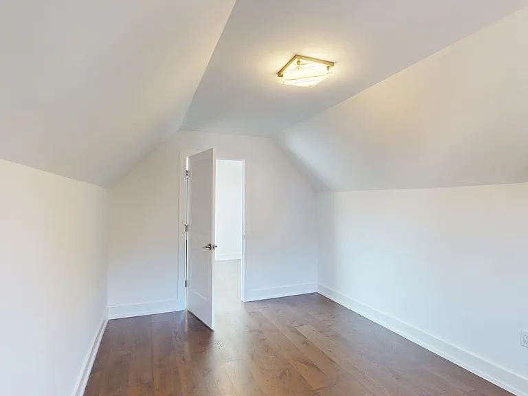 24 Kennedy Ave #UPPER — Photo 39
