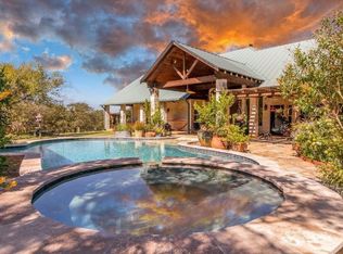 2423 Mud Creek Rd, Hearne, TX 77859