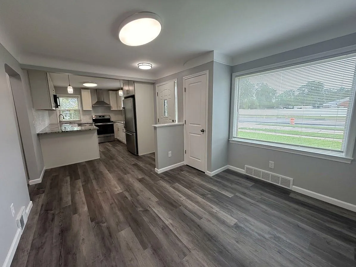 2 bed, 2.0 bath, 900 sqft, $1,500 — Photo 2