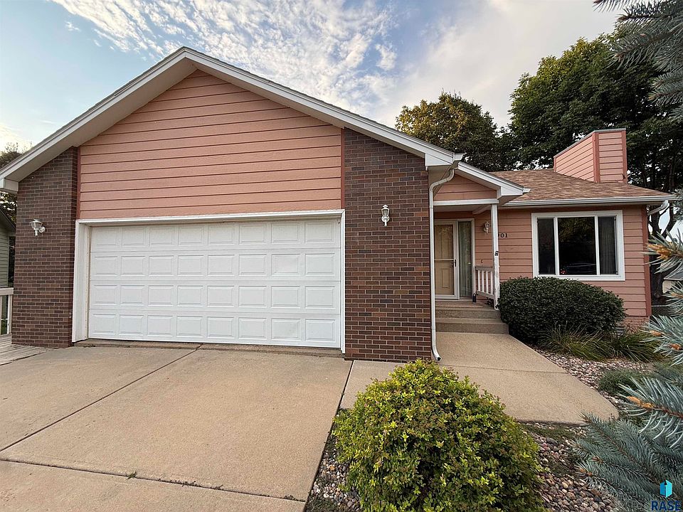1st image of 4901 S Shamrock Cir