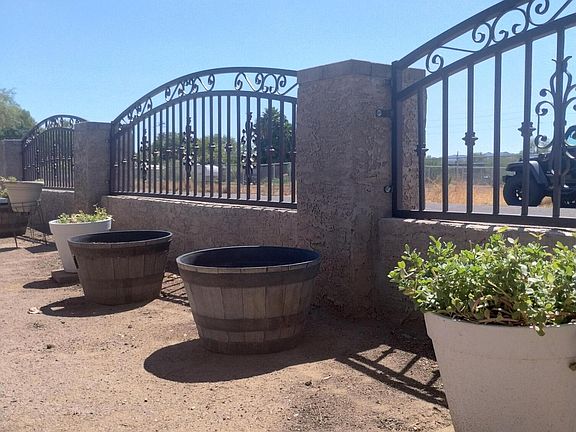 3rd image of 104 W PUEBLO Avenue