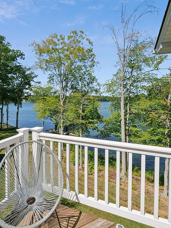 Lake Anna GuestHouse at 361 Robbie — Photo 4