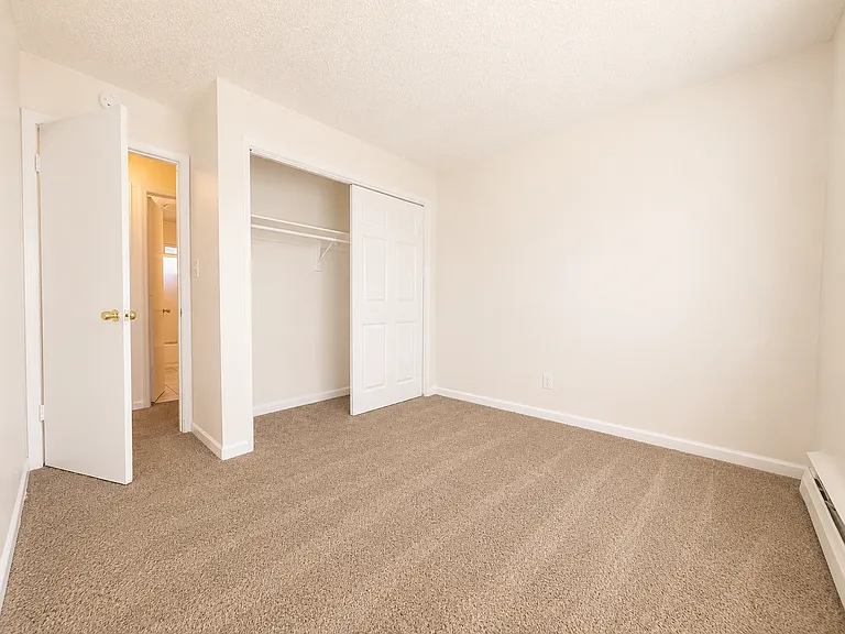 4240 Loomis Ave #4 — Photo 11