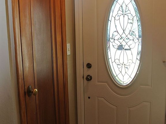 3rd image of 501 E Eckman St