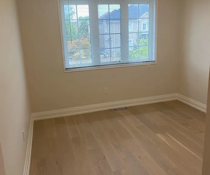 1812 Castlemore Ave — Photo 14