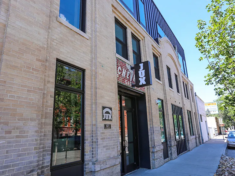 Jux Apartments — Photo 22