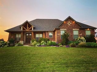 8441 Stone Ledge Dr, Edwardsville, IL 62025