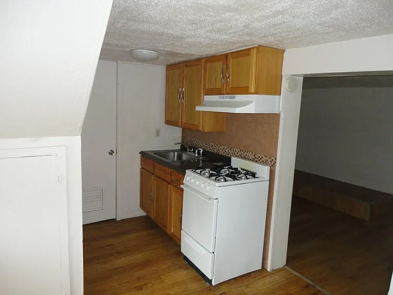 3205 Grooms St #D — Photo 5