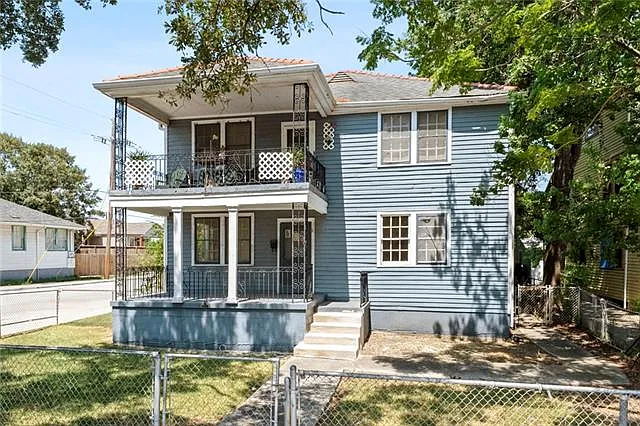 8537 S Claiborne Ave