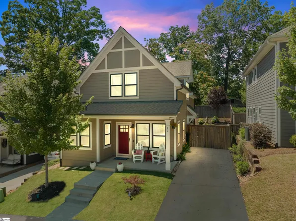 19 Greenridge Dr, Greenville, SC 29607