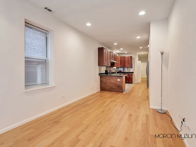 602 W 26th St — Photo 3