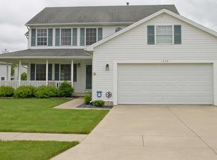 1229 Finch Dr, Bowling Green, OH 43402