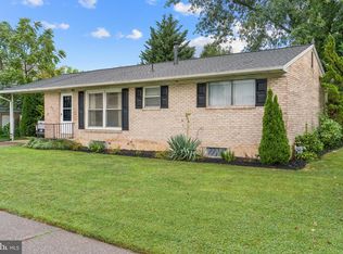 4630 S Clearview Dr, Camp Hill, PA 17011