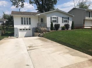 2046 Brownlow Ct, Decatur, IL 62521