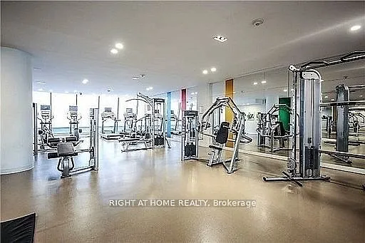 832 Bay St #902 — Photo 14