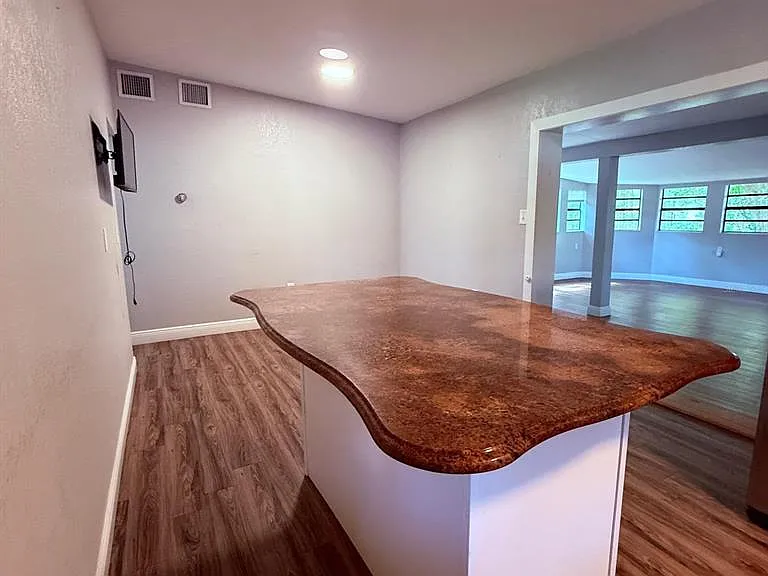 2940 Lake Margaret Dr — Photo 5