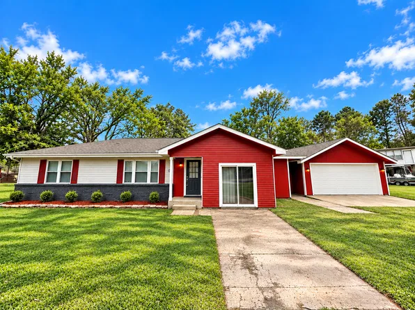 8 Piney Way, Angleton, TX 77515