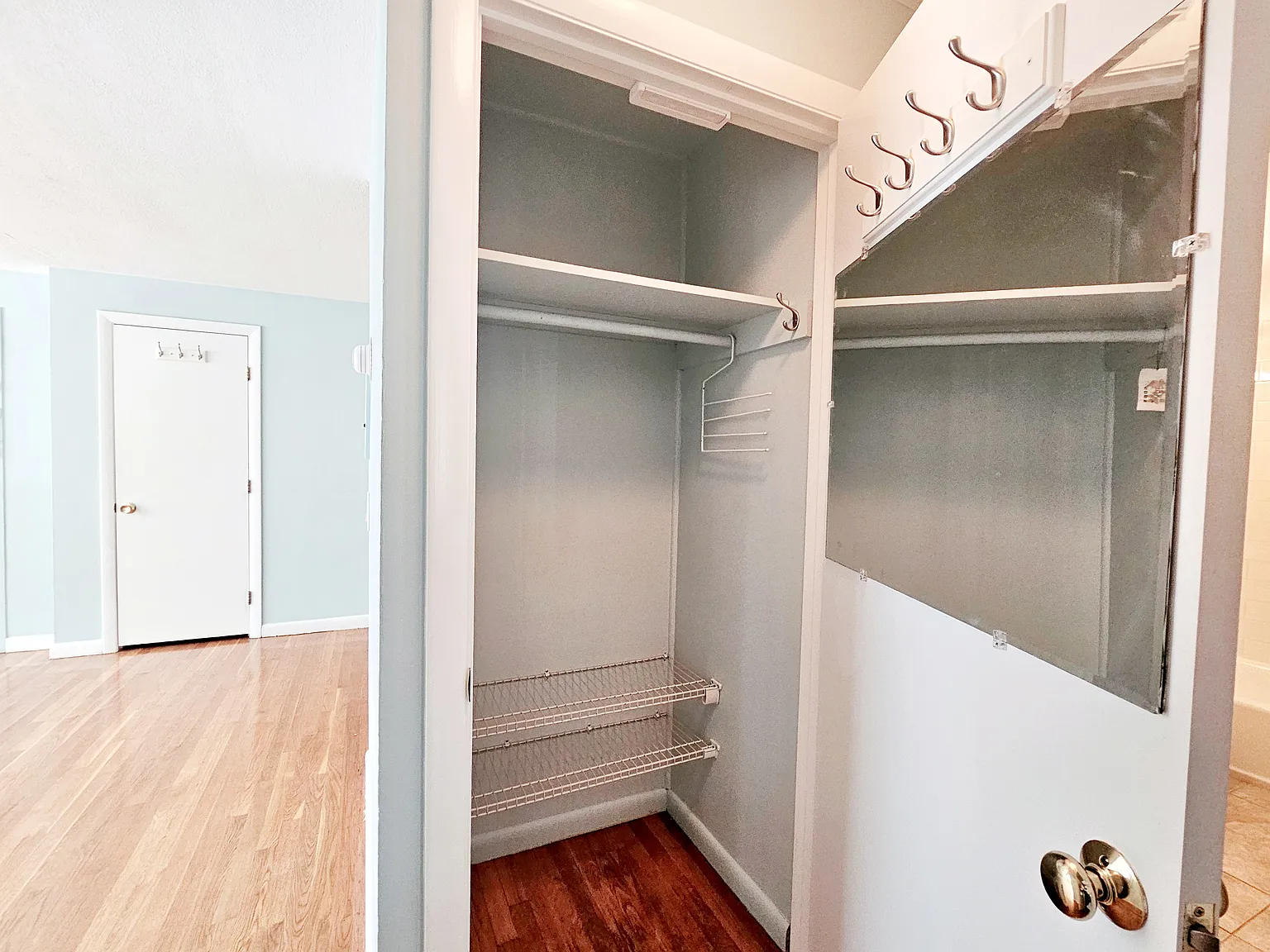 205 Kent St — Photo 2