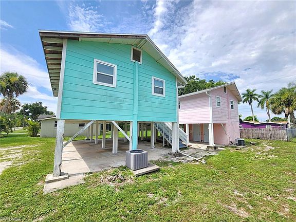 3rd image of 1480/1482 Lura AVE