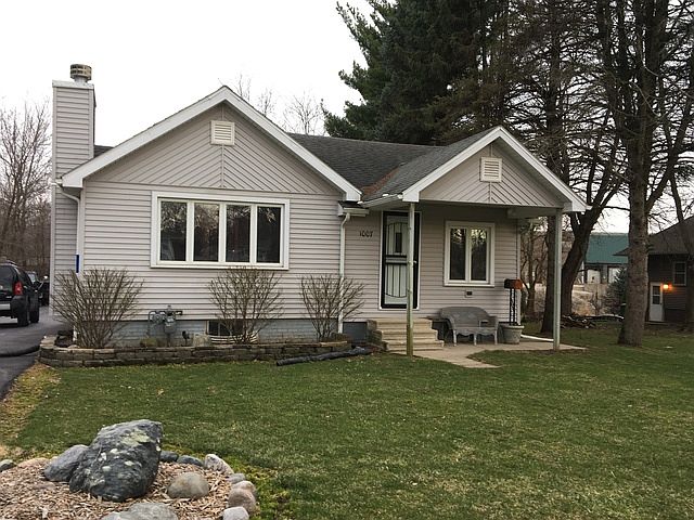 1st image of 1007 E 1st St