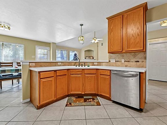 3rd image of 1802 Whispering Forest Dr