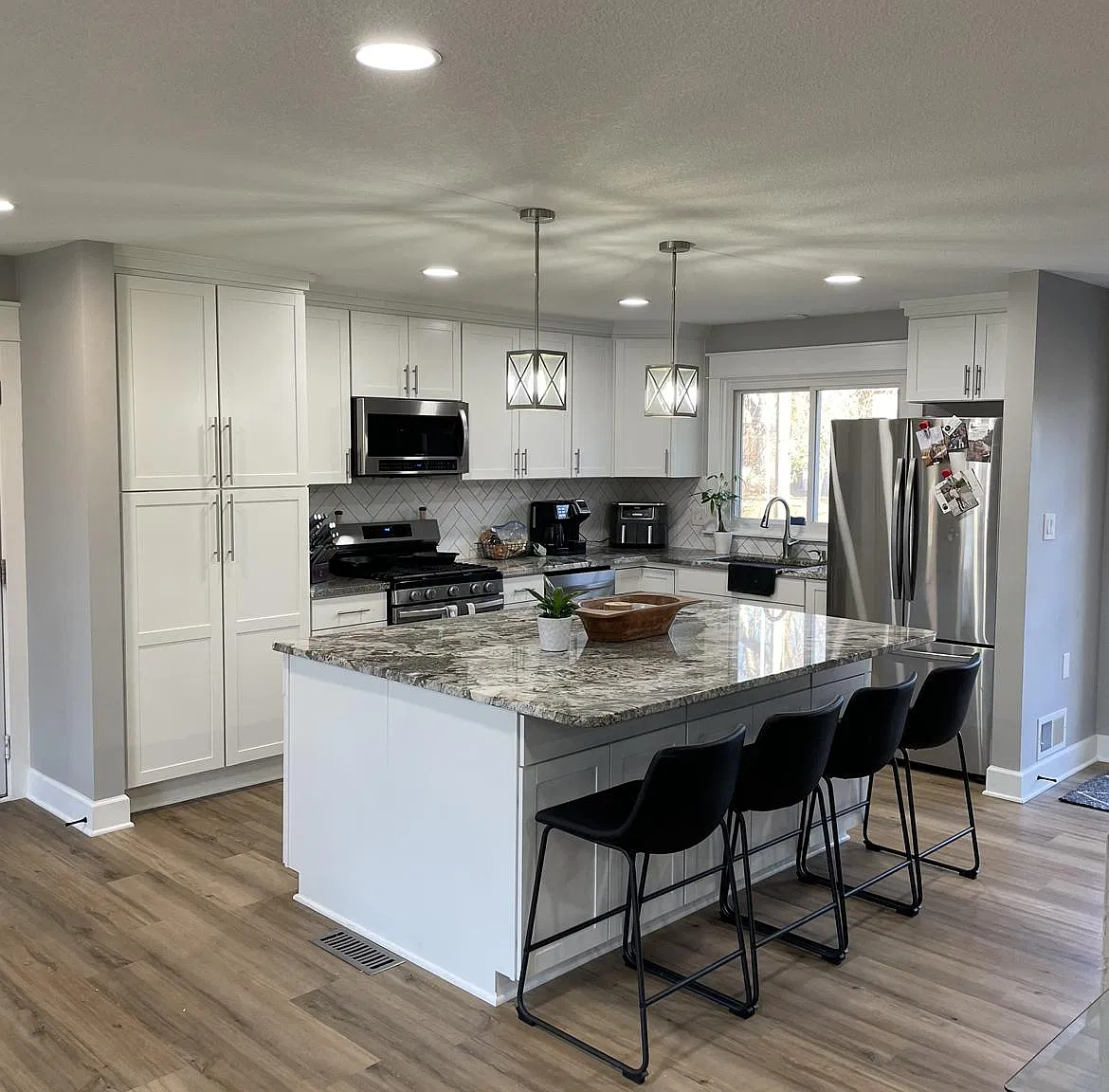 4 bed, 2380 sqft, $3,050 — Photo 1