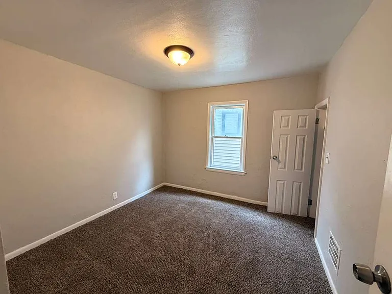3103 Cottage Ave — Photo 11