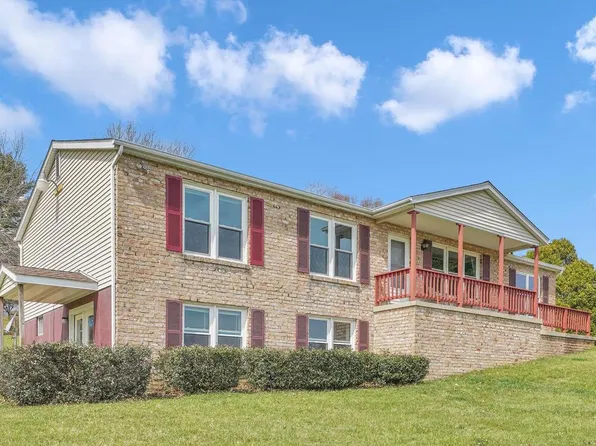 3036 Crown Cir, Manchester, MD 21102