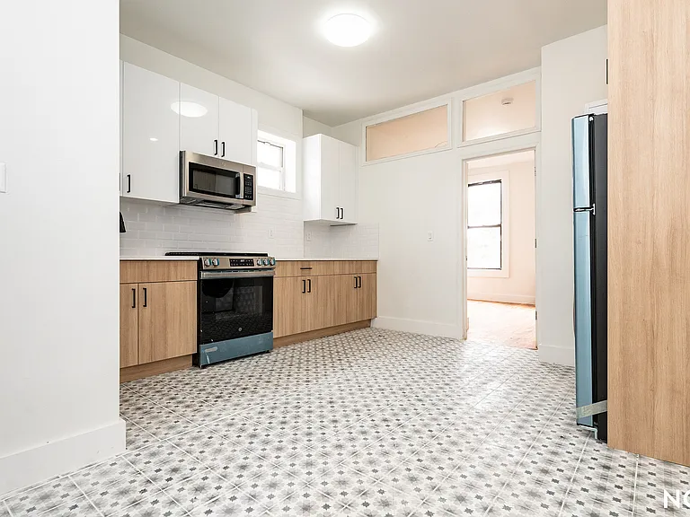 88 Menahan St #3D — Photo 2