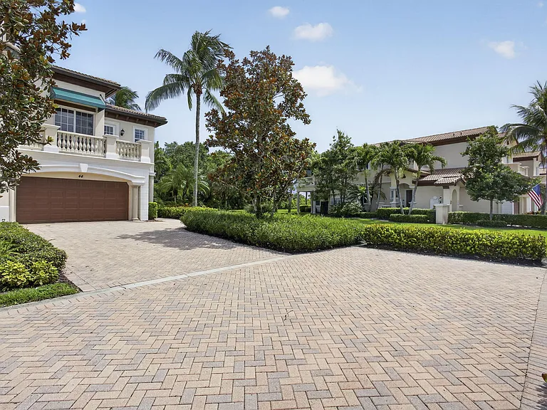222 Tresana Blvd #44 — Photo 4