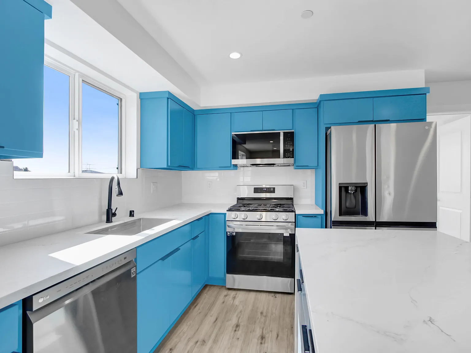 3 bed, 1500 sqft, $3,650 — Photo 3