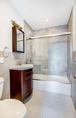 Rented by Compass | media 21