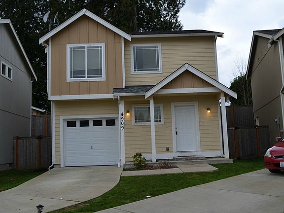 3rd image of 4909 Bowwood Cir NE