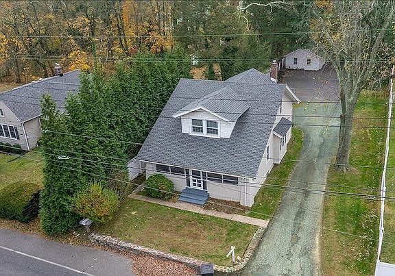 2nd image of 206 Washington Rd