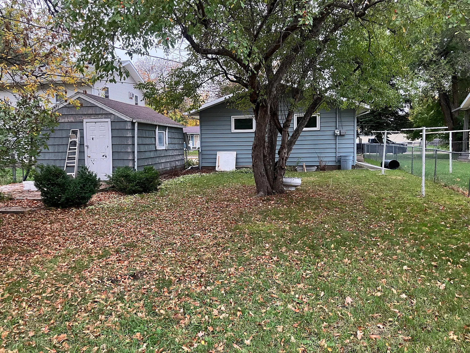 3 bed, 1920 sqft, $1,450 — Photo 2