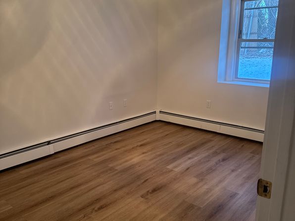 472 Bullocks Point Ave E