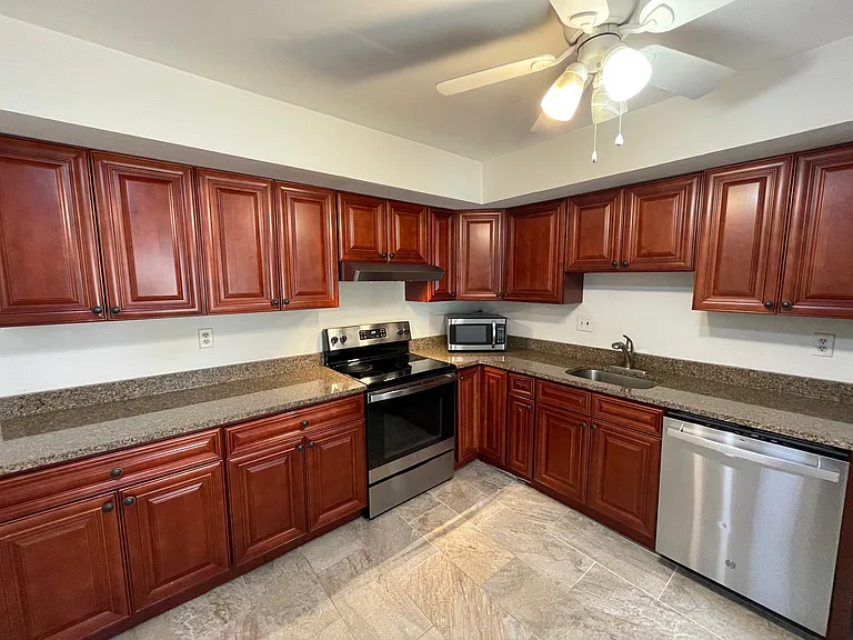 3314 Roxbury Rd — Photo 5