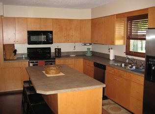 2805 S 4th St, Effingham, IL 62401
